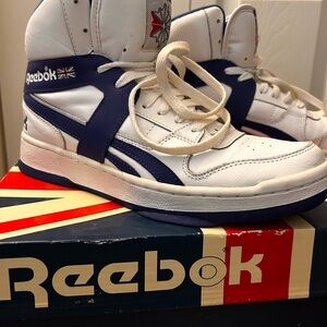 Reebok BB5600 Archive Blue and White